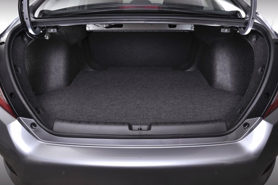 Багажник Honda Civic Elegance Sedan (FC1) 2019 года  (ZA) (фото 12 из 18)